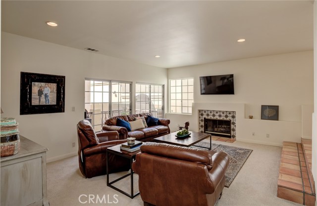 716 Lucia Avenue, Redondo Beach, California 90277, 3 Bedrooms Bedrooms, ,2 BathroomsBathrooms,Residential,Sold,Lucia,PV20207865