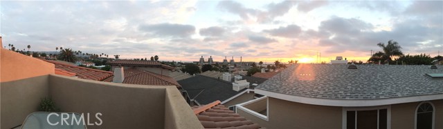 713 JUANITA, Redondo Beach, California 90277, 3 Bedrooms Bedrooms, ,2 BathroomsBathrooms,Residential,Sold,JUANITA,SB17176144