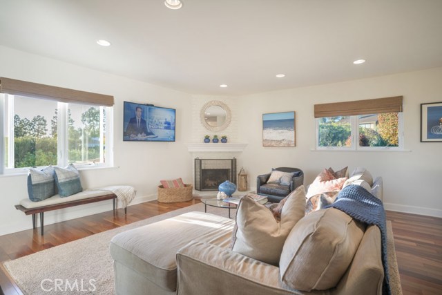 1905 Via Estudillo, Palos Verdes Estates, California 90274, 4 Bedrooms Bedrooms, ,3 BathroomsBathrooms,Residential,Sold,Via Estudillo,SB17093150