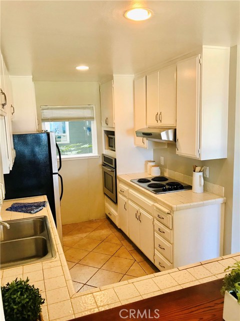 250 The Village, Redondo Beach, California 90277, 1 Bedroom Bedrooms, ,1 BathroomBathrooms,Residential,Sold,The Village,PV20097741