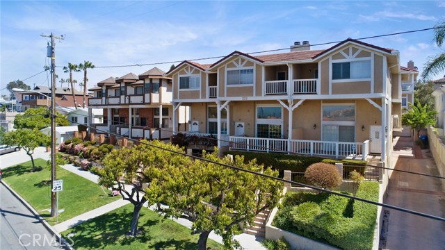 222 Guadalupe Avenue, Redondo Beach, California 90277, 3 Bedrooms Bedrooms, ,2 BathroomsBathrooms,Residential,Sold,Guadalupe,SB17060962