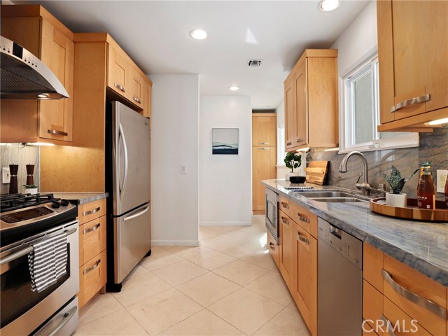 3605 Crest Drive, Manhattan Beach, California 90266, 2 Bedrooms Bedrooms, ,2 BathroomsBathrooms,Residential,Sold,Crest,PW20101894