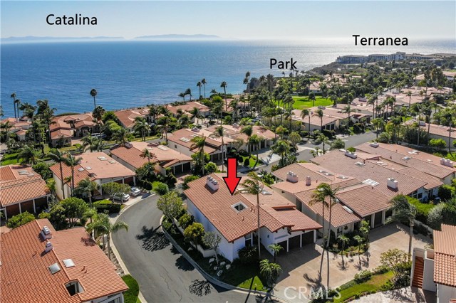 The park and Terranea are steps from this home.  Walk to a nice dinner out at Mar'sel or Saturday lunch at Nelson's.  There is a path that takes you there from near the park.