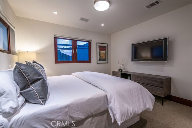 3904 Ocean Drive, Manhattan Beach, California 90266, 4 Bedrooms Bedrooms, ,3 BathroomsBathrooms,Residential,Sold,Ocean,SB19098317