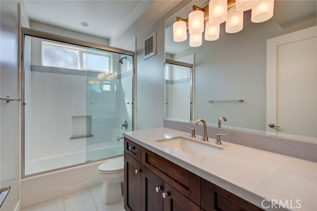 931 1st Street, Hermosa Beach, California 90254, 3 Bedrooms Bedrooms, ,2 BathroomsBathrooms,Residential,Sold,1st,SB19229555