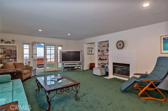 1820 Oak Avenue, Manhattan Beach, California 90266, 4 Bedrooms Bedrooms, ,3 BathroomsBathrooms,Residential,Sold,Oak,SB19209607