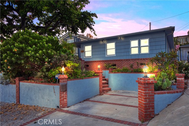 3201 Laurel Avenue, Manhattan Beach, California 90266, 3 Bedrooms Bedrooms, ,2 BathroomsBathrooms,Residential,Sold,Laurel,SB21135859