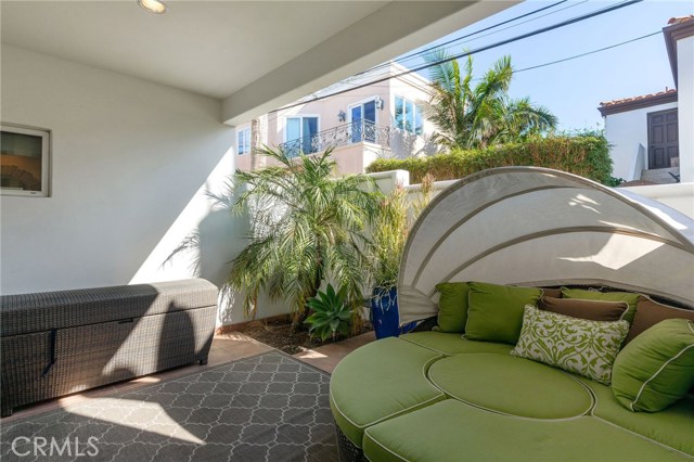 720 Manhattan Beach Boulevard, Manhattan Beach, California 90266, 2 Bedrooms Bedrooms, ,2 BathroomsBathrooms,Residential,Sold,Manhattan Beach,SB20242786