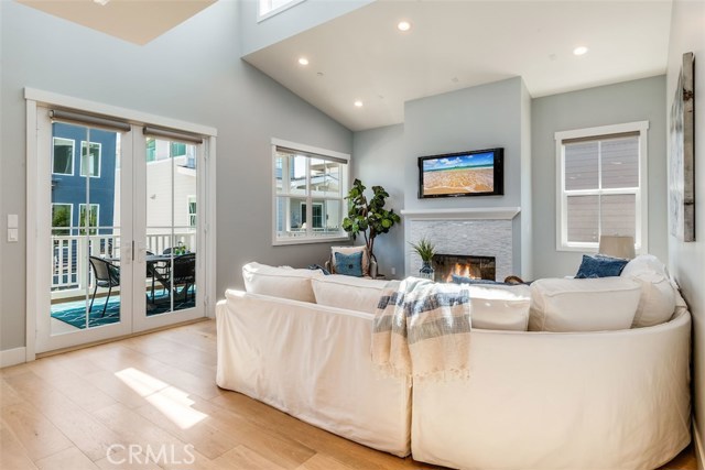 204 Helberta Avenue, Redondo Beach, California 90277, 4 Bedrooms Bedrooms, ,3 BathroomsBathrooms,Residential,Sold,Helberta,PV19210170