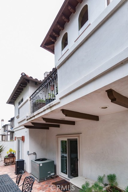 619 Broadway, Redondo Beach, California 90277, 3 Bedrooms Bedrooms, ,2 BathroomsBathrooms,Residential,Sold,Broadway,SB17102336