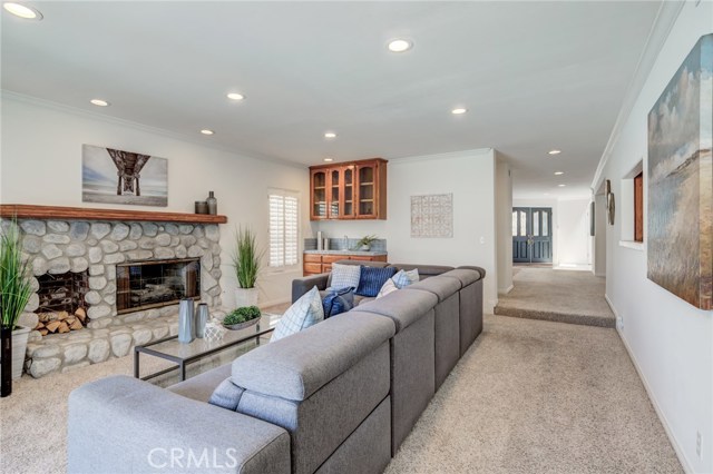 513 Camino Real, Redondo Beach, California 90277, 5 Bedrooms Bedrooms, ,2 BathroomsBathrooms,Residential,Sold,Camino Real,SB20152280