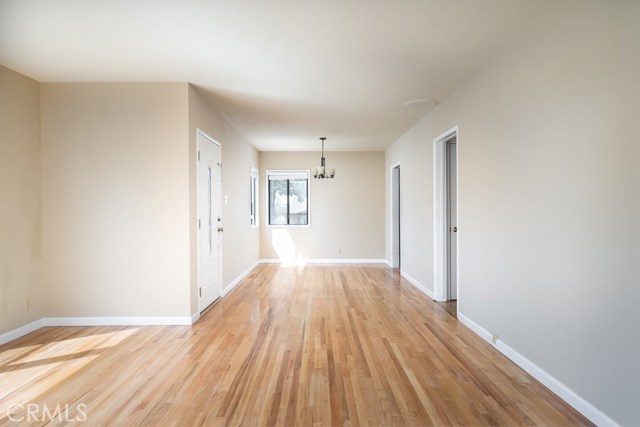 Free flowing into dining area