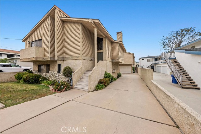 2603 Gates Avenue, Redondo Beach, California 90278, 3 Bedrooms Bedrooms, ,2 BathroomsBathrooms,Residential,Sold,Gates,SB21077665