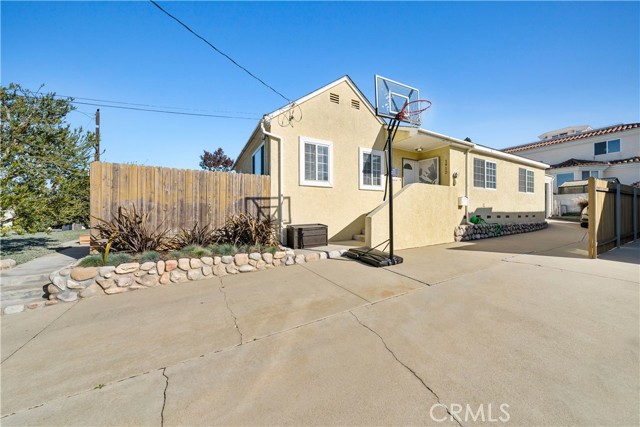 1912 Robinson Street, Redondo Beach, California 90278, 3 Bedrooms Bedrooms, ,1 BathroomBathrooms,Residential,Sold,Robinson,SB21045337