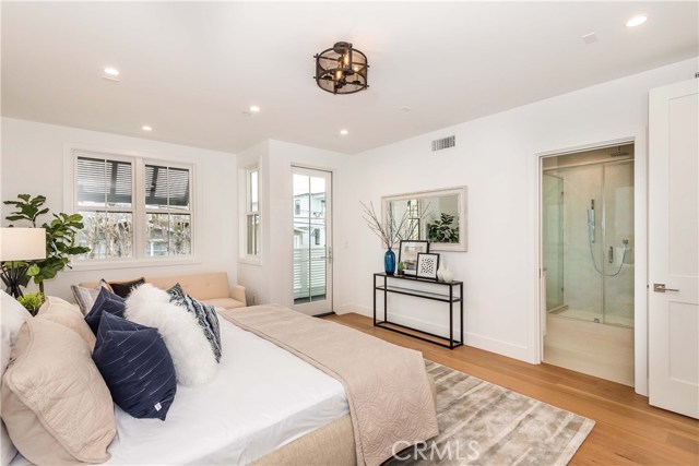 653 13th Street, Manhattan Beach, California 90266, 4 Bedrooms Bedrooms, ,2 BathroomsBathrooms,Residential,Sold,13th,SB19011414