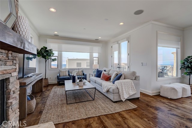 Beautiful and bright main level with great ocean views and oversized ocean view deck
