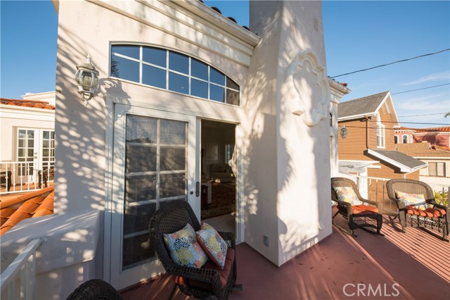 1021 Avenue D, Redondo Beach, California 90277, 4 Bedrooms Bedrooms, ,2 BathroomsBathrooms,Residential,Sold,Avenue D,SB21005310