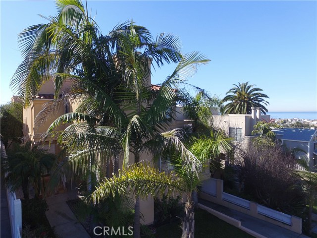 926 15th Street, Hermosa Beach, California 90254, 3 Bedrooms Bedrooms, ,2 BathroomsBathrooms,Residential,Sold,15th,SB18060859