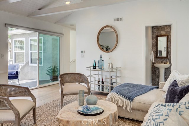 3528 Maple Avenue, Manhattan Beach, California 90266, 3 Bedrooms Bedrooms, ,2 BathroomsBathrooms,Residential,Sold,Maple,SB18217502