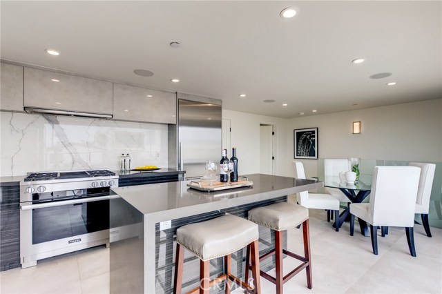 206 Moonstone Street, Manhattan Beach, California 90266, 4 Bedrooms Bedrooms, ,1 BathroomBathrooms,Residential,Sold,Moonstone,SB19150217