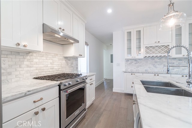 2705 Robinson Street, Redondo Beach, California 90278, 4 Bedrooms Bedrooms, ,3 BathroomsBathrooms,Residential,Sold,Robinson,SB21127805