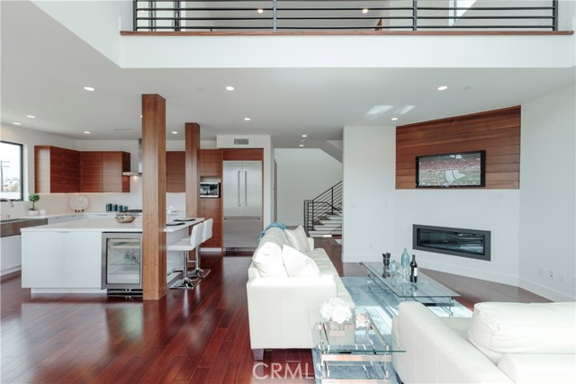 521 Gertruda, Redondo Beach, California 90277, 3 Bedrooms Bedrooms, ,4 BathroomsBathrooms,Residential,Sold,Gertruda,PV17183472