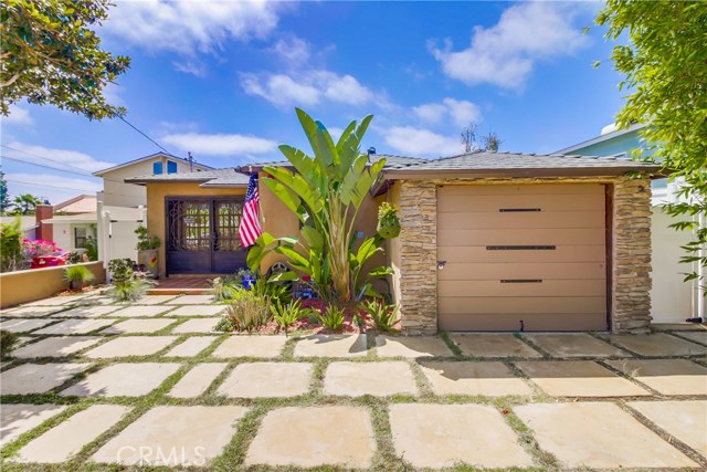 1019 Spencer Street, Redondo Beach, California 90277, 2 Bedrooms Bedrooms, ,1 BathroomBathrooms,Residential,Sold,Spencer,SB17195188