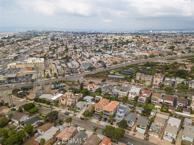 824 Lucia Avenue, Redondo Beach, California 90277, 4 Bedrooms Bedrooms, ,2 BathroomsBathrooms,Residential,Sold,Lucia,SB17243424