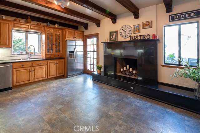 619 Avenue B, Redondo Beach, California 90277, 5 Bedrooms Bedrooms, ,3 BathroomsBathrooms,Residential,Sold,Avenue B,SB21044524