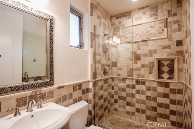 2104 Warfield Avenue, Redondo Beach, California 90278, 5 Bedrooms Bedrooms, ,2 BathroomsBathrooms,Residential,Sold,Warfield,SB20202226