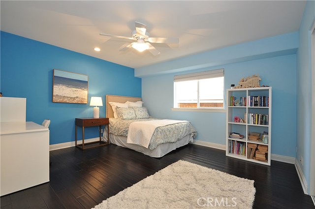 826 15th Street, Hermosa Beach, California 90254, 4 Bedrooms Bedrooms, ,3 BathroomsBathrooms,Residential,Sold,15th,SB19018013
