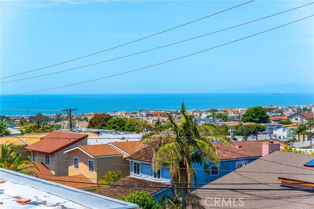 1202 1st Street, Hermosa Beach, California 90254, 3 Bedrooms Bedrooms, ,2 BathroomsBathrooms,Residential,Sold,1st,SB17103850