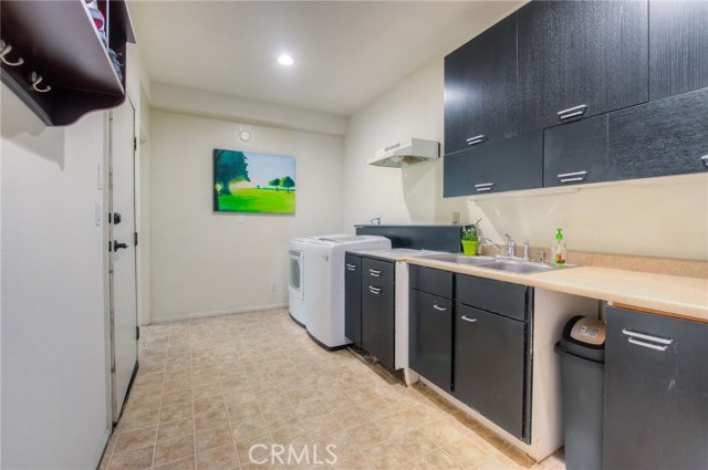 712 Beryl Street, Redondo Beach, California 90277, 4 Bedrooms Bedrooms, ,2 BathroomsBathrooms,Residential,Sold,Beryl,SB18099904