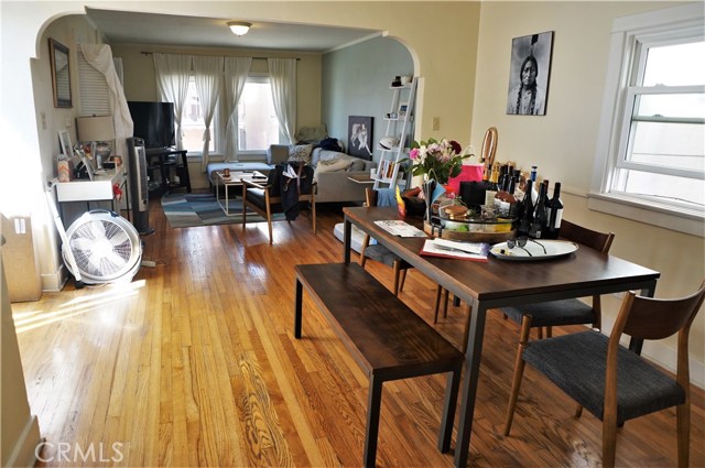 1-bed/1-bath dining room