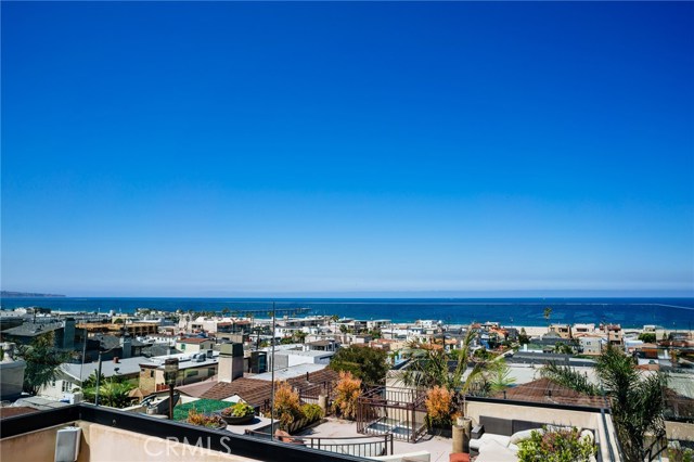 1715 Bayview Drive, Hermosa Beach, California 90254, 3 Bedrooms Bedrooms, ,2 BathroomsBathrooms,Residential,Sold,Bayview,SB17151823