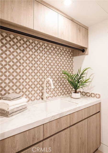 705 Crest Drive, Manhattan Beach, California 90266, 5 Bedrooms Bedrooms, ,2 BathroomsBathrooms,Residential,Sold,Crest,SB20098855