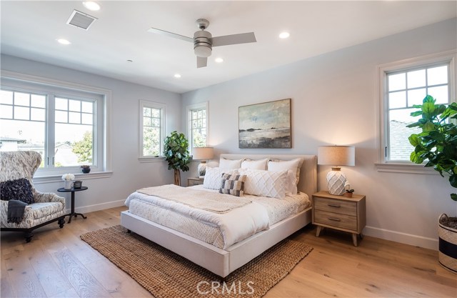 1900 Lynngrove Drive, Manhattan Beach, California 90266, 5 Bedrooms Bedrooms, ,2 BathroomsBathrooms,Residential,Sold,Lynngrove,SB19050815