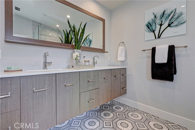 524 14th Street, Manhattan Beach, California 90266, 4 Bedrooms Bedrooms, ,3 BathroomsBathrooms,Residential,Sold,14th,SB19119459