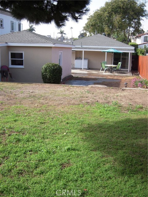 1062 Avenue C, Redondo Beach, California 90277, 2 Bedrooms Bedrooms, ,1 BathroomBathrooms,Residential,Sold,Avenue C,SB20138580