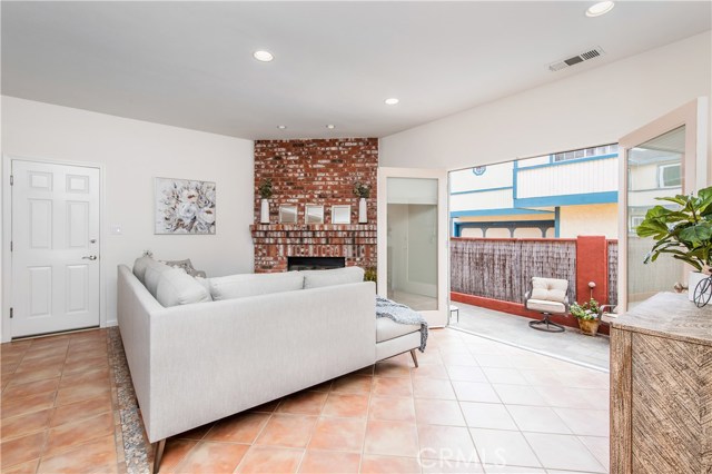 2017 Ruhland Avenue, Redondo Beach, California 90278, 4 Bedrooms Bedrooms, ,3 BathroomsBathrooms,Residential,Sold,Ruhland,SB20063257