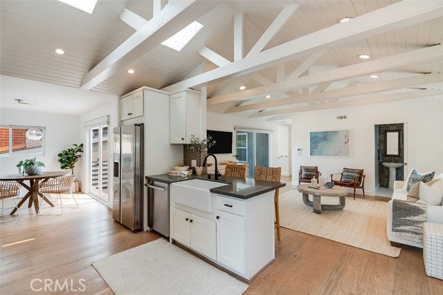 3528 Maple Avenue, Manhattan Beach, California 90266, 3 Bedrooms Bedrooms, ,2 BathroomsBathrooms,Residential,Sold,Maple,SB20187420