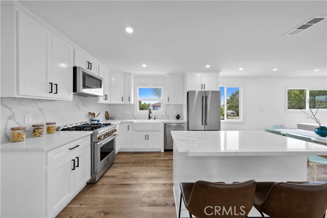 2406 Ripley Avenue, Redondo Beach, California 90278, 3 Bedrooms Bedrooms, ,2 BathroomsBathrooms,Residential,Sold,Ripley,SB21143037