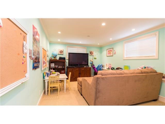712 Poinsettia Avenue, Manhattan Beach, California 90266, 4 Bedrooms Bedrooms, ,2 BathroomsBathrooms,Residential,Sold,Poinsettia,SB17073173