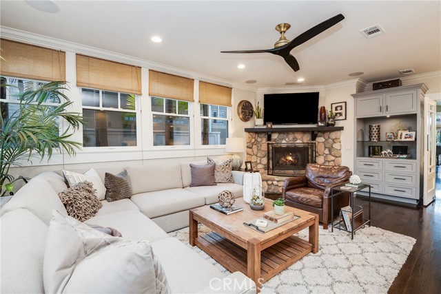 524 4th Street, Manhattan Beach, California 90266, 4 Bedrooms Bedrooms, ,2 BathroomsBathrooms,Residential,Sold,4th,SB21061545