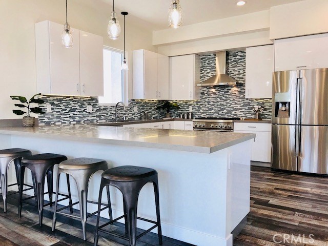 Quarts counter tops with custom cabinets, Samsung Refrigerator