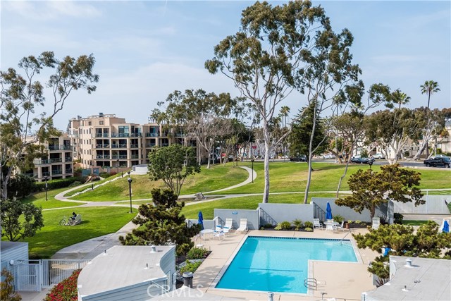 240 The Village, Redondo Beach, California 90277, 1 Bedroom Bedrooms, ,1 BathroomBathrooms,Residential,Sold,The Village,SB18076008