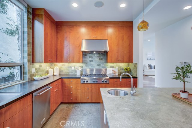 2400 Palm Avenue, Manhattan Beach, California 90266, 4 Bedrooms Bedrooms, ,4 BathroomsBathrooms,Residential,Sold,Palm,SB20055026