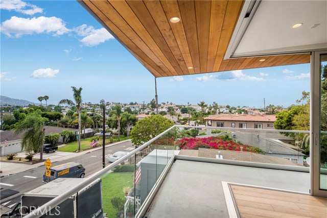 1027 Avenue A, Redondo Beach, California 90277, 4 Bedrooms Bedrooms, ,5 BathroomsBathrooms,Residential,Sold,Avenue A,PV18176001