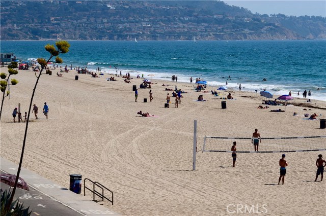 700 Esplanade, Redondo Beach, California 90277, 2 Bedrooms Bedrooms, ,2 BathroomsBathrooms,Residential,Sold,Esplanade,PW17170897