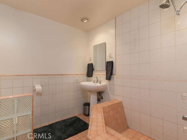 2416 Sebald Avenue, Redondo Beach, California 90278, 2 Bedrooms Bedrooms, ,1 BathroomBathrooms,Residential,Sold,Sebald,SB18209557
